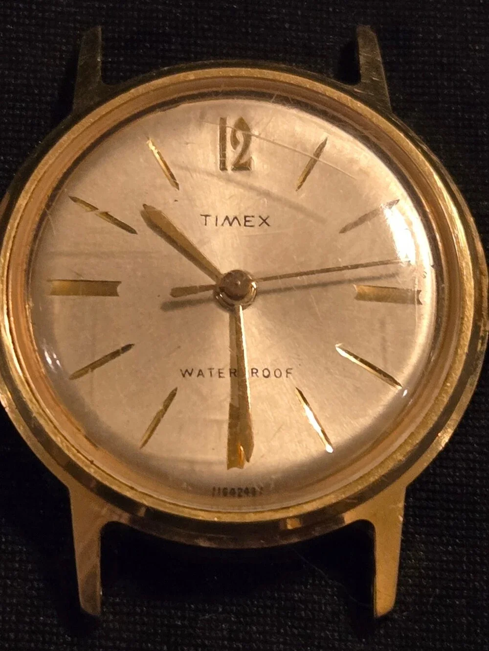 Vintage Timex #1164-2467 Gold Tone Men's Dress Watch with Champagne Dial